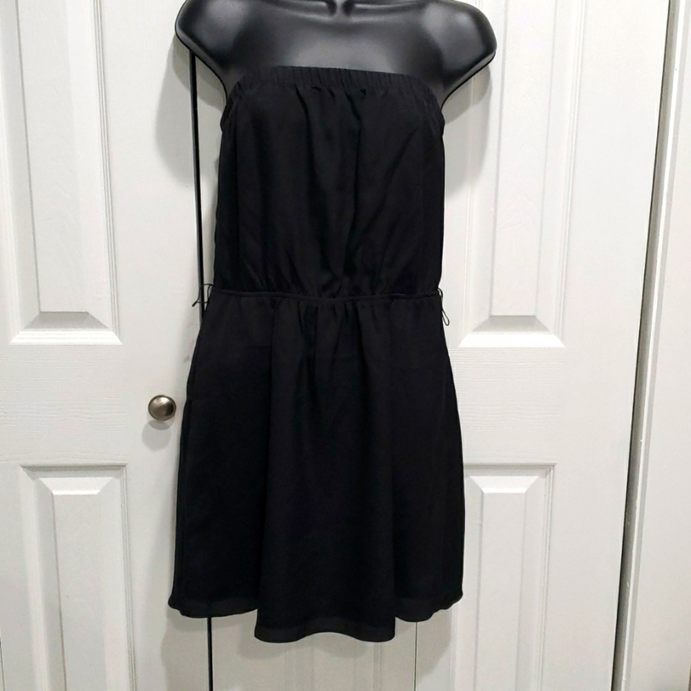 EXPRESS XS LBD with pockets & belt loops. Belt not included.